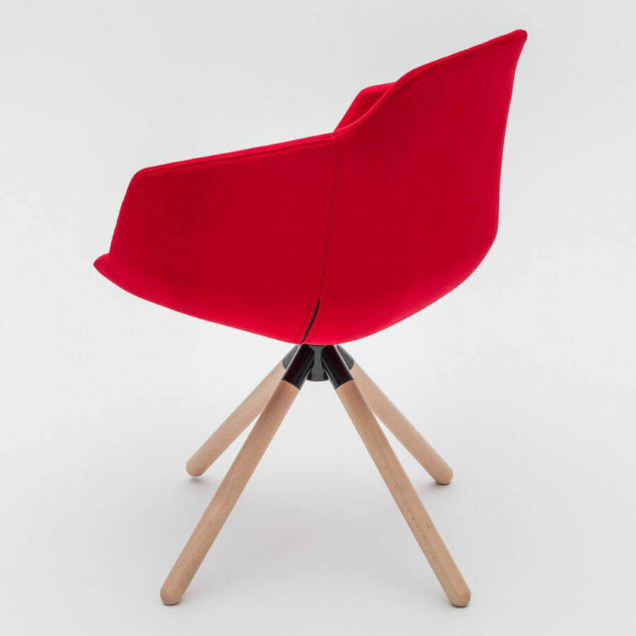 Silla café industrial de diseño, pata piramidale madera, Ultra roja